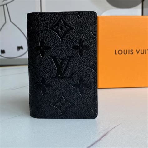 tarjetero de louis vuitton.